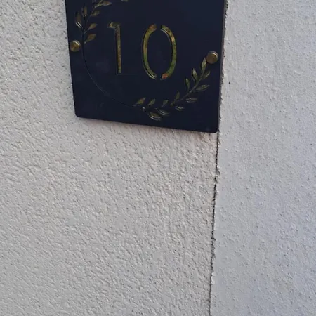 Apartment Calme, Lumineux, 4 Personnes, Parking *