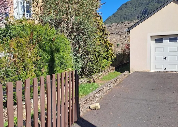 Calme, Lumineux, 4 Personnes, Parking Apartman