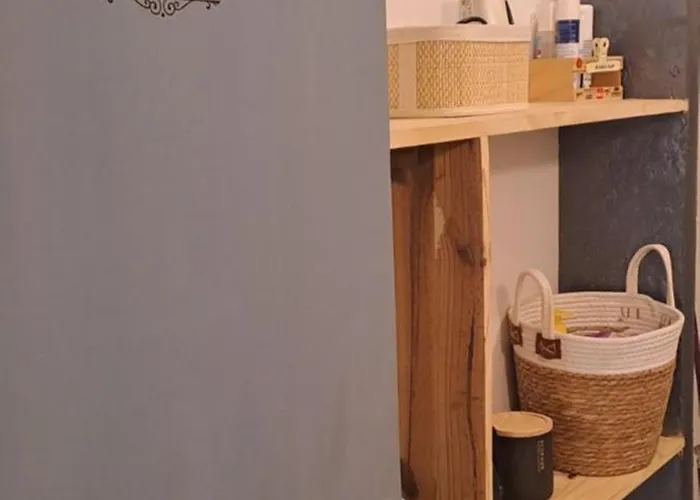 Apartman Calme, Lumineux, 4 Personnes, Parking